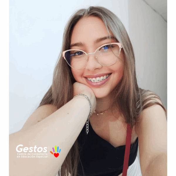 Daniela Bahamon Calderin: Educación Especial – Biografía